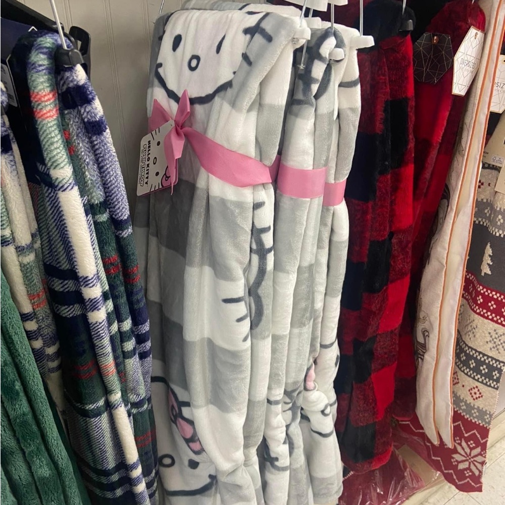 Grey hello kitty throw blanket